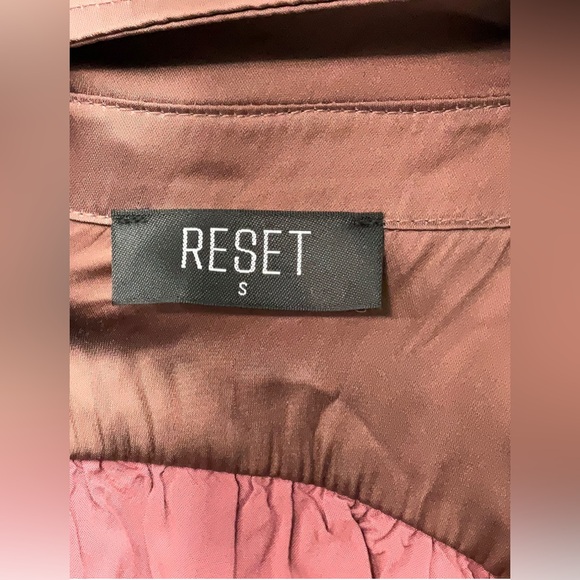 Satin Top RESET Size Small - Picture 3 of 3